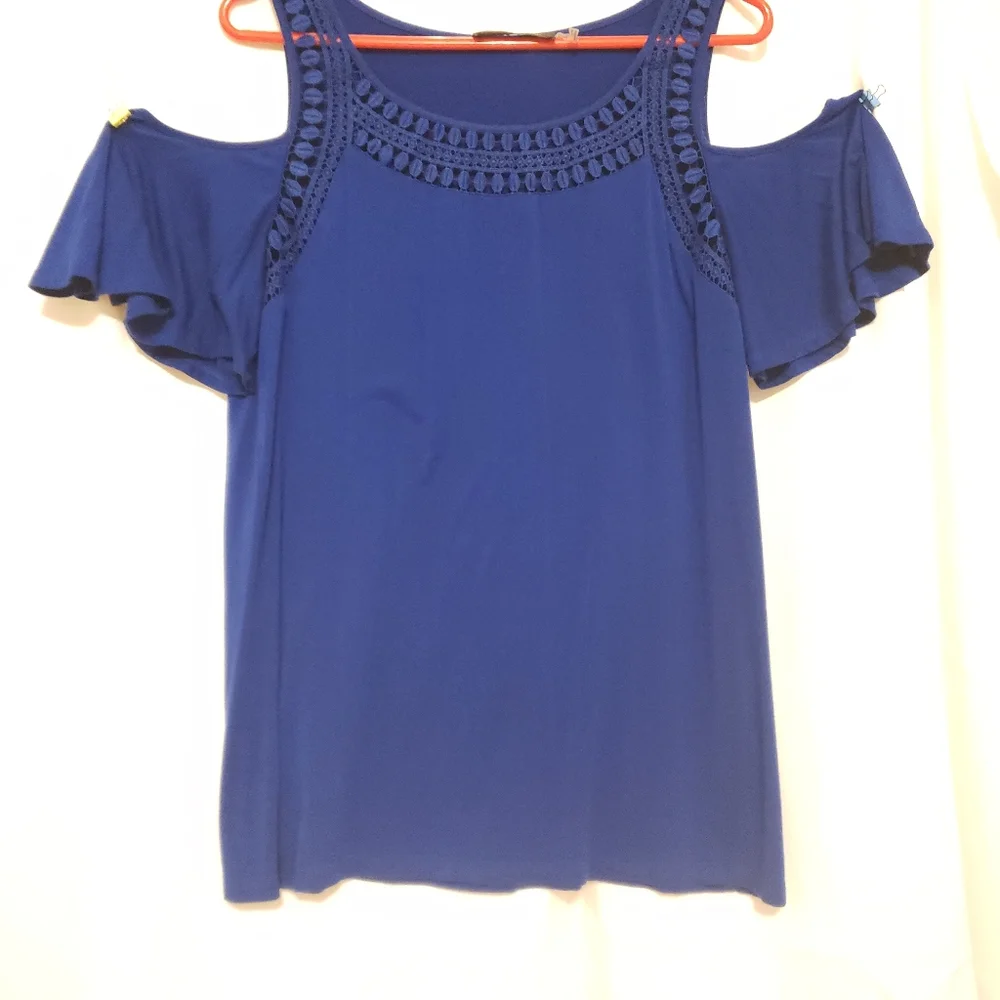 Blouse - Picture 2 of 3